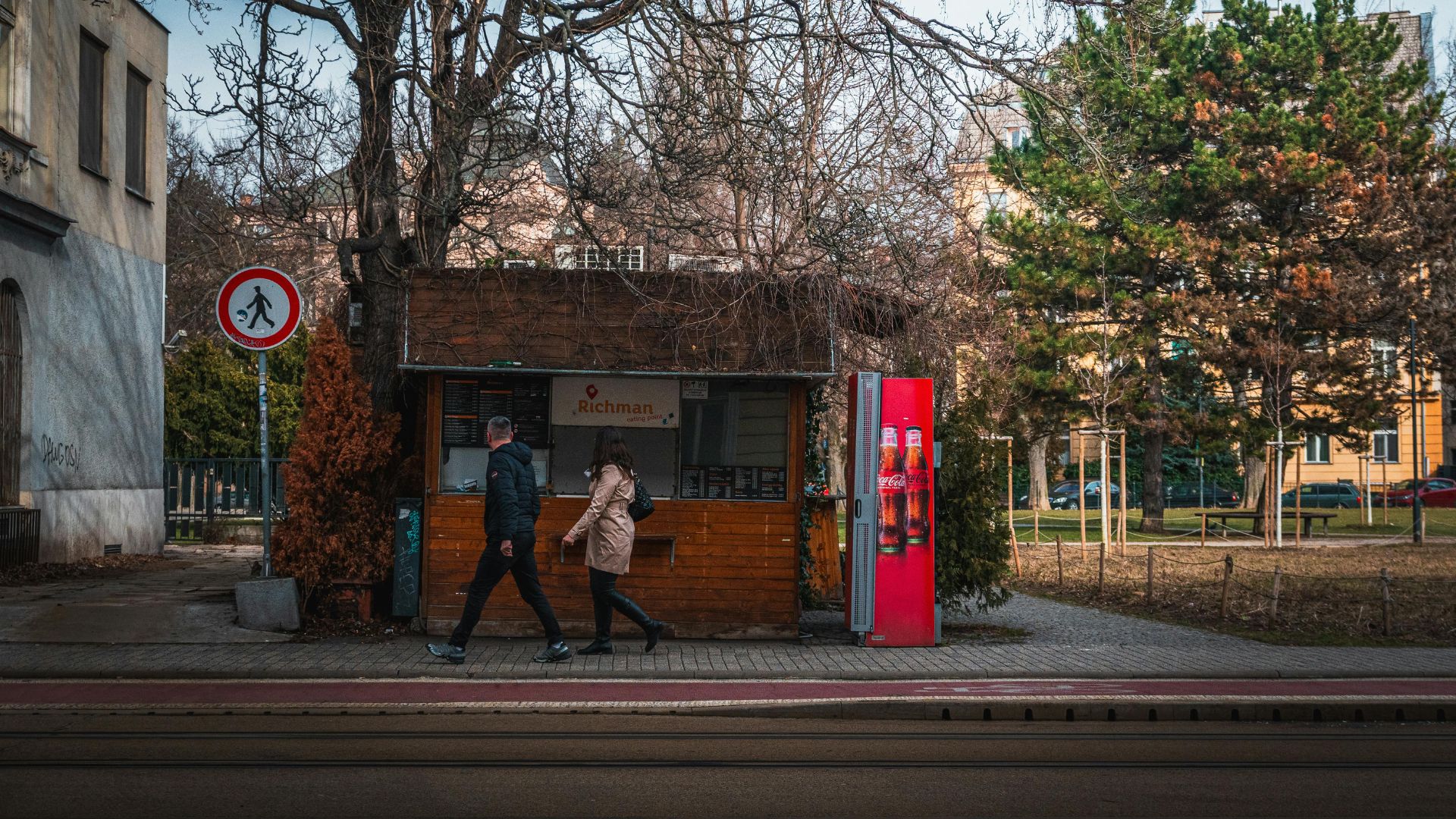 Por que o público ignora seus totens de OOH (e como fazer eles procurarem sua marca)